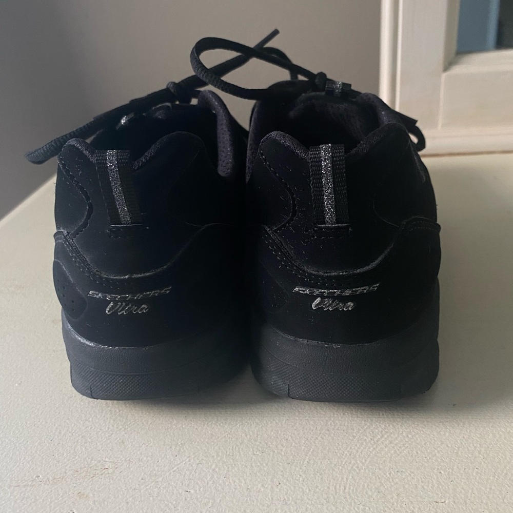 Women’s Skechers Wide Fit Black Sneakers - Picture 4 of 7